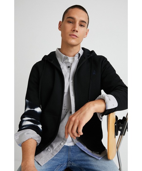 Desigual(デシグアル)の「パッチワーク&タイダイ フーディ(その他トップス・メンズ・ブラック・XL/S/M/L/XXL)」の8枚目の写真