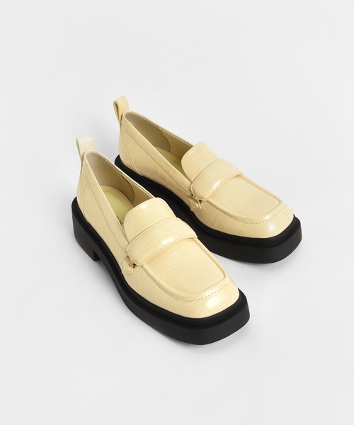 CHARLES & KEITH（チャールズ & キース）の「【販売終了】クロックエフェクト プラットフォームペニーローファー / Croc-Effect Platform Penny Loafers（ローファー・レディース・ブラック/イエロー系その他3・22.5cm/23cm/23.5cm/24.5cm/25cm/25.5cm）」の7枚目の写真