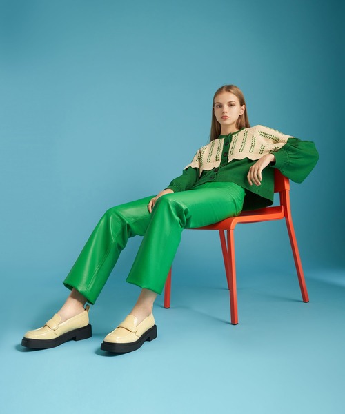 CHARLES & KEITH（チャールズ & キース）の「【販売終了】クロックエフェクト プラットフォームペニーローファー / Croc-Effect Platform Penny Loafers（ローファー・レディース・ブラック/イエロー系その他3・22.5cm/23cm/23.5cm/24.5cm/25cm/25.5cm）」の12枚目の写真