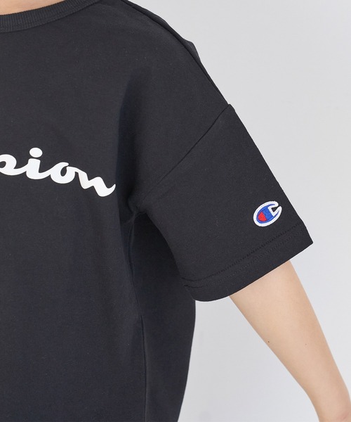 Champion(チャンピオン)の「【KIDS】【Champion/チャンピオン】UNISEXオーバーサイズTシャツ(Tシャツ/カットソー・キッズ・ブラック/ベージュ/オフホワイト・130/120/140)」の19枚目の写真
