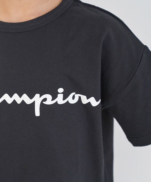 Champion(チャンピオン)の「【KIDS】【Champion/チャンピオン】UNISEXオーバーサイズTシャツ(Tシャツ/カットソー・キッズ・ブラック/ベージュ/オフホワイト・130/120/140)」の20枚目の写真