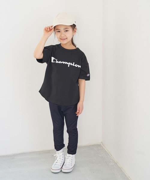 Champion(チャンピオン)の「【KIDS】【Champion/チャンピオン】UNISEXオーバーサイズTシャツ(Tシャツ/カットソー・キッズ・ブラック/ベージュ/オフホワイト・130/120/140)」の22枚目の写真
