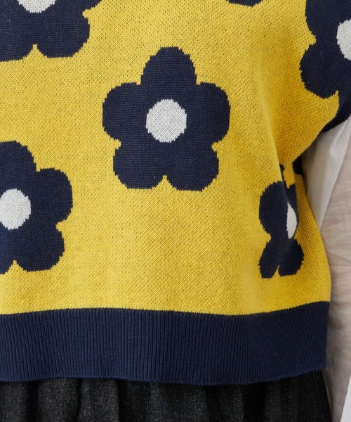 MERLOT（メルロー）の「フラワーニットベスト（ベスト・レディース・ネイビー/イエロー・FREE）」の17枚目の写真