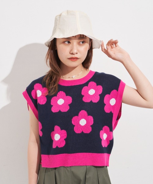 MERLOT（メルロー）の「フラワーニットベスト（ベスト・レディース・ネイビー/イエロー・FREE）」の4枚目の写真