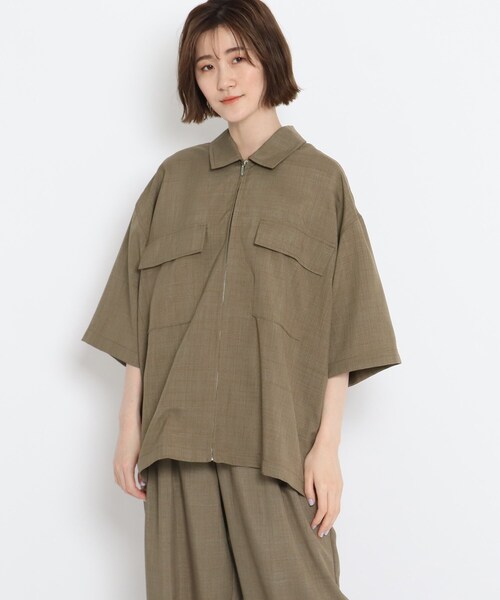 BASECONTROL(ベースコントロール)の「◆リネンタッチシャンブレー ビッグシルエット 半袖ジップシャツ(シャツ/ブラウス・レディース・ブラック/ベージュ/ネイビー・99)」の4枚目の写真