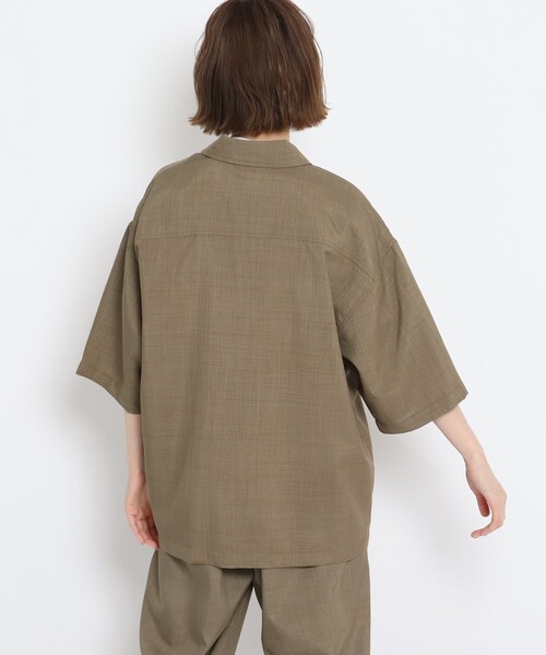 BASECONTROL(ベースコントロール)の「◆リネンタッチシャンブレー ビッグシルエット 半袖ジップシャツ(シャツ/ブラウス・レディース・ブラック/ベージュ/ネイビー・99)」の6枚目の写真