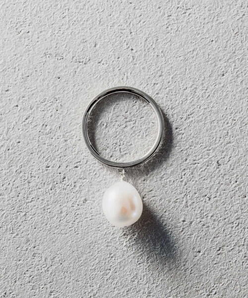 and cloud（アンドクラウド）の「Pearl Swing Ring（リング・レディース・ブラック/シルバー/イエローゴールド・#13/#9/#11/#15）」の5枚目の写真
