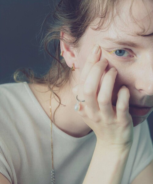 and cloud（アンドクラウド）の「Pearl Swing Ring（リング・レディース・ブラック/シルバー/イエローゴールド・#13/#9/#11/#15）」の7枚目の写真