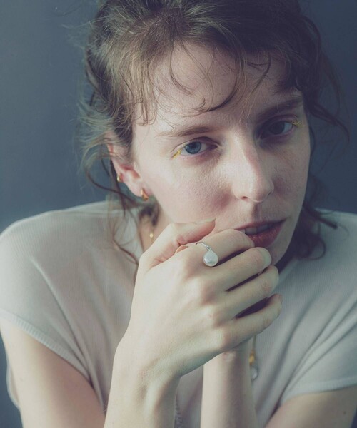 and cloud（アンドクラウド）の「Pearl Swing Ring（リング・レディース・ブラック/シルバー/イエローゴールド・#13/#9/#11/#15）」の9枚目の写真