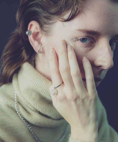 and cloud（アンドクラウド）の「Pearl Swing Ring（リング・レディース・ブラック/シルバー/イエローゴールド・#13/#9/#11/#15）」の14枚目の写真