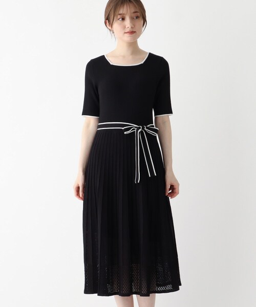 index(インデックス)の「◆バイカラープリーツニットワンピース【WEB限定サイズ】(ワンピース・レディース・ベージュ系その他7/グリーン系その他5/ブラック系4・40/38/42/36)」の9枚目の写真