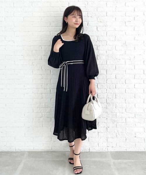 index(インデックス)の「◆バイカラープリーツニットワンピース【WEB限定サイズ】(ワンピース・レディース・ベージュ系その他7/グリーン系その他5/ブラック系4・40/38/42/36)」の17枚目の写真