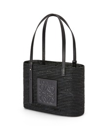 LOEWE（ロエベ）の「スクエア バスケットバッグ スモール (ラフィア