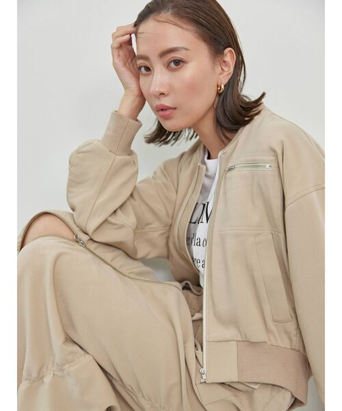 COTORICA（コトリカ）の「【THE DAYZ TOKYO】スリーブパッカリングミリタリーブルゾン【セットアップ対応】【MA-1】（ブルゾン・レディース・ベージュ/カーキ・FREE）」の21枚目の写真