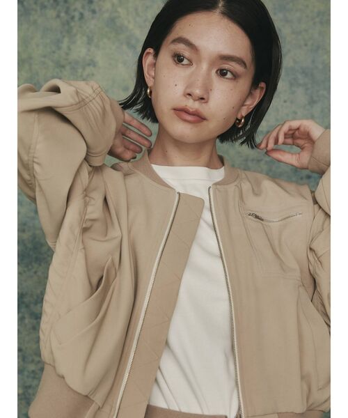 COTORICA（コトリカ）の「【THE DAYZ TOKYO】スリーブパッカリングミリタリーブルゾン【セットアップ対応】【MA-1】（ブルゾン・レディース・ベージュ/カーキ・FREE）」の9枚目の写真