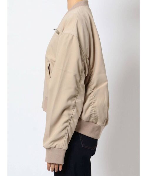 COTORICA（コトリカ）の「【THE DAYZ TOKYO】スリーブパッカリングミリタリーブルゾン【セットアップ対応】【MA-1】（ブルゾン・レディース・ベージュ/カーキ・FREE）」の8枚目の写真