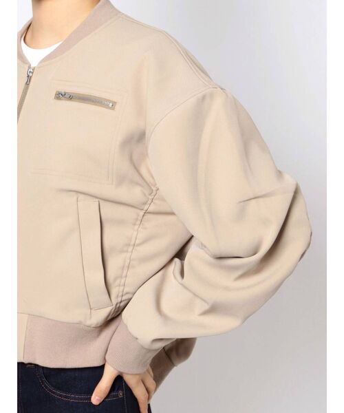 COTORICA（コトリカ）の「【THE DAYZ TOKYO】スリーブパッカリングミリタリーブルゾン【セットアップ対応】【MA-1】（ブルゾン・レディース・ベージュ/カーキ・FREE）」の17枚目の写真