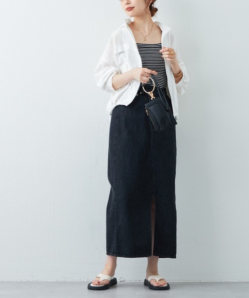 natural couture(ナチュラルクチュール)の「WEB限定カラーあり/人気のシアーマンパがアップデートして再登場!フードが取れるほんのりシアーマンパ(マウンテンパーカー・レディース・オフホワイト/ブラック/サックスブルー/イエロー/ピンク・FREE)」の9枚目の写真