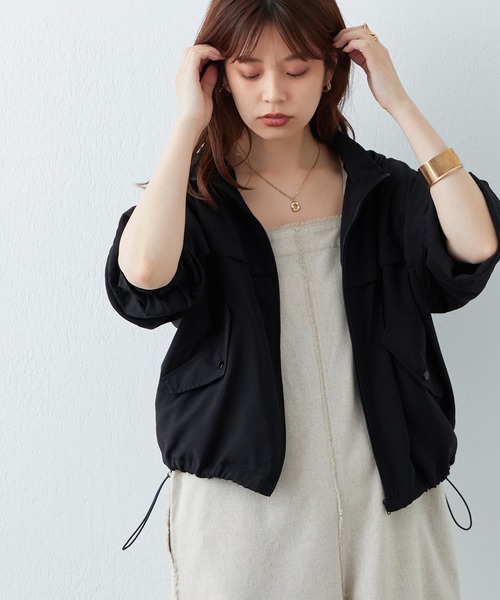 natural couture(ナチュラルクチュール)の「WEB限定カラーあり/人気のシアーマンパがアップデートして再登場!フードが取れるほんのりシアーマンパ(マウンテンパーカー・レディース・オフホワイト/ブラック/サックスブルー/イエロー/ピンク・FREE)」の12枚目の写真