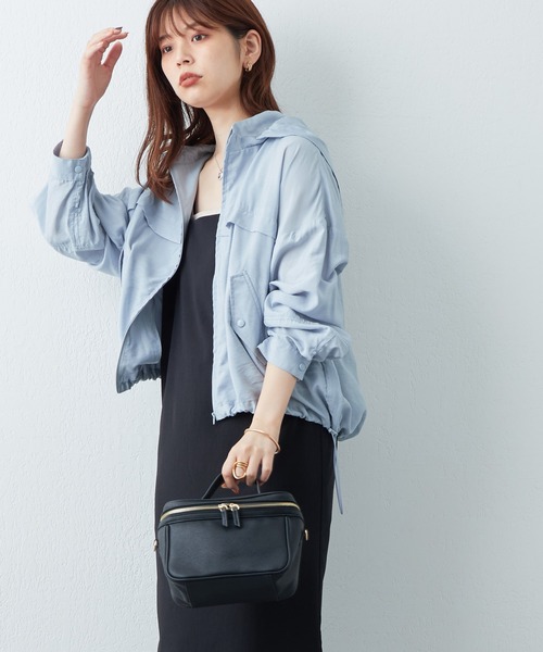 natural couture(ナチュラルクチュール)の「WEB限定カラーあり/人気のシアーマンパがアップデートして再登場!フードが取れるほんのりシアーマンパ(マウンテンパーカー・レディース・オフホワイト/ブラック/サックスブルー/イエロー/ピンク・FREE)」の16枚目の写真
