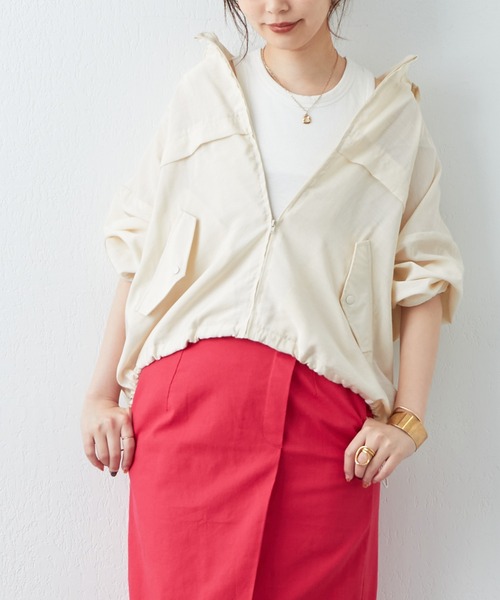 natural couture(ナチュラルクチュール)の「WEB限定カラーあり/人気のシアーマンパがアップデートして再登場!フードが取れるほんのりシアーマンパ(マウンテンパーカー・レディース・オフホワイト/ブラック/サックスブルー/イエロー/ピンク・FREE)」の18枚目の写真