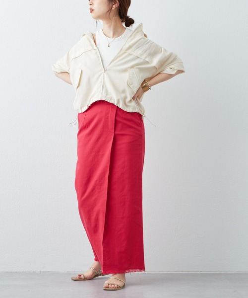 natural couture(ナチュラルクチュール)の「WEB限定カラーあり/人気のシアーマンパがアップデートして再登場!フードが取れるほんのりシアーマンパ(マウンテンパーカー・レディース・オフホワイト/ブラック/サックスブルー/イエロー/ピンク・FREE)」の19枚目の写真