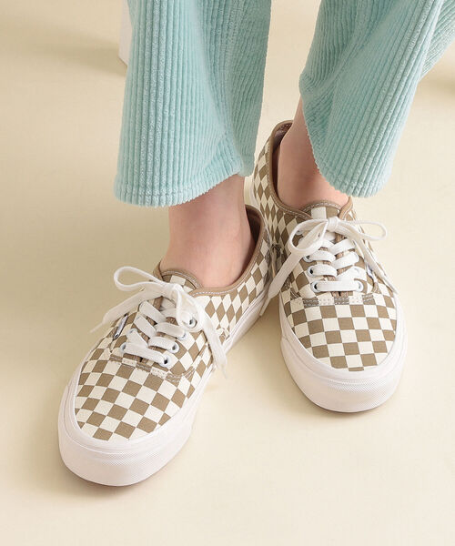 Ray BEAMS(レイビームス)の「【WEB限定】VANS / AUTHENTIC 44DX CHECKERBOARD(スリッポン・レディース・カーキ/オレンジ・5h/6/6h/5)」の2枚目の写真