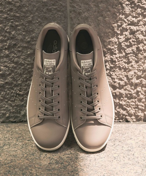 adidas（アディダス）の「『25周年別注』STAN SMITH EXCLUSIVE for URBAN RESEARCH（スニーカー・メンズ・ブラウン・26/27/28/29/28.5/25.5/26.5/27.5）」の8枚目の写真