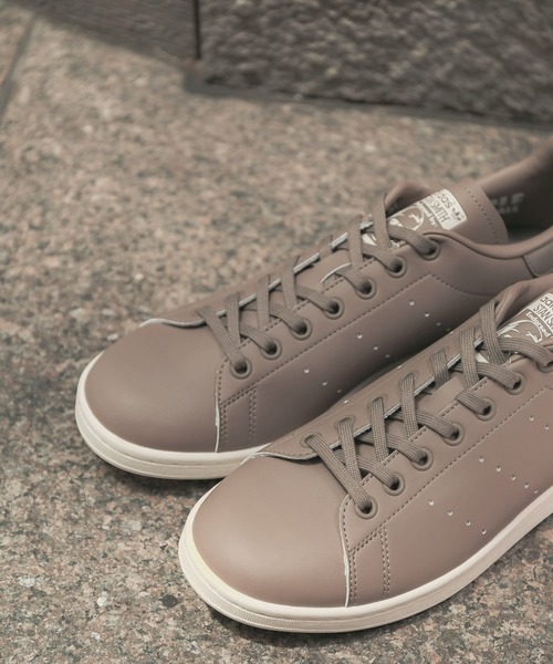 adidas（アディダス）の「『25周年別注』STAN SMITH EXCLUSIVE for URBAN RESEARCH（スニーカー・メンズ・ブラウン・26/27/28/29/28.5/25.5/26.5/27.5）」の9枚目の写真