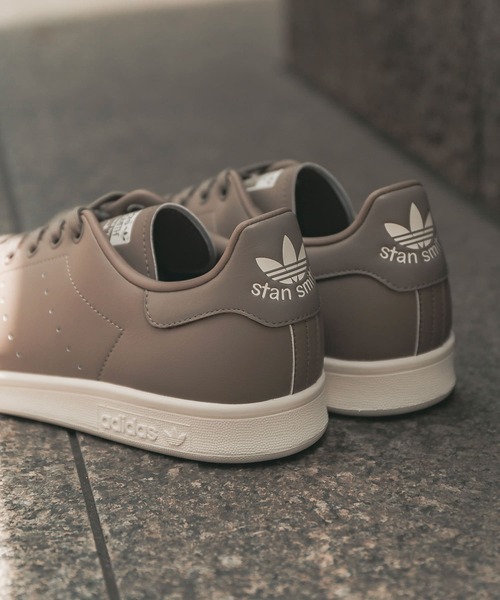 adidas（アディダス）の「『25周年別注』STAN SMITH EXCLUSIVE for URBAN RESEARCH（スニーカー・メンズ・ブラウン・26/27/28/29/28.5/25.5/26.5/27.5）」の13枚目の写真