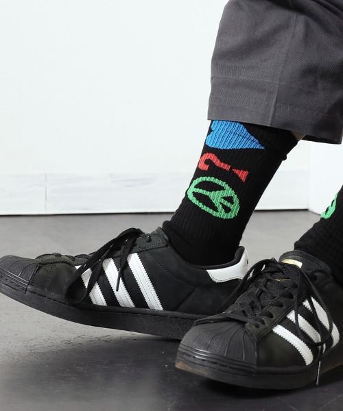 Guess(ゲス)の「GUESS×J.BALVIN/ゲス×J.バルヴィン GO J BALVIN PEACE SOCKS ロゴソックス ハイソックス 靴下(ソックス/靴下・メンズ・ブラック・ONE SIZE)」の22枚目の写真