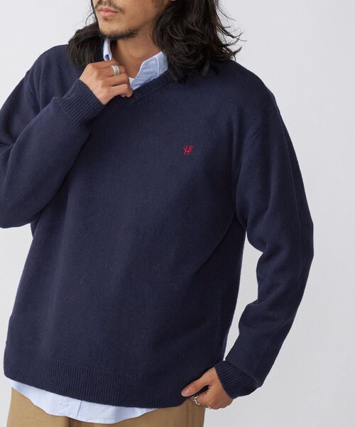 SHIPS（シップス）の「*SHIPS: ワンポイント ロゴ 刺繍 ミドルゲージ スクール Vネック ニット（ニット/セーター・メンズ・ブラック/ネイビー/ダークグレー/ワイン・SMALL/MEDIUM/LARGE/X-LARGE）」の4枚目の写真