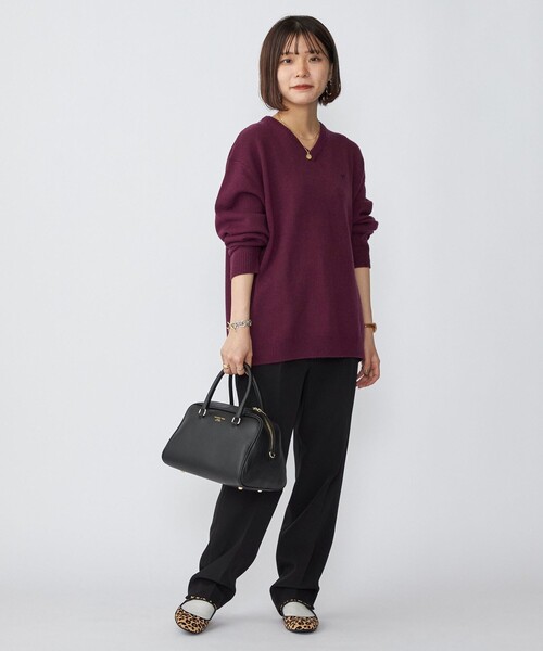 SHIPS（シップス）の「*SHIPS: ワンポイント ロゴ 刺繍 ミドルゲージ スクール Vネック ニット（ニット/セーター・メンズ・ブラック/ネイビー/ダークグレー/ワイン・SMALL/MEDIUM/LARGE/X-LARGE）」の5枚目の写真