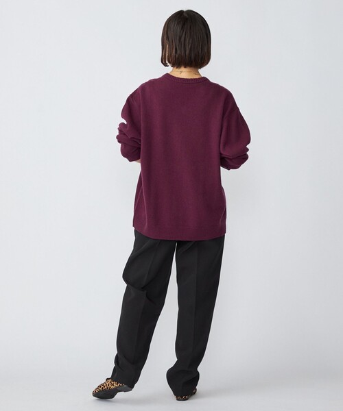 SHIPS（シップス）の「*SHIPS: ワンポイント ロゴ 刺繍 ミドルゲージ スクール Vネック ニット（ニット/セーター・メンズ・ブラック/ネイビー/ダークグレー/ワイン・SMALL/MEDIUM/LARGE/X-LARGE）」の8枚目の写真