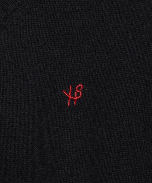 SHIPS（シップス）の「*SHIPS: ワンポイント ロゴ 刺繍 ミドルゲージ スクール Vネック ニット（ニット/セーター・メンズ・ブラック/ネイビー/ダークグレー/ワイン・SMALL/MEDIUM/LARGE/X-LARGE）」の10枚目の写真