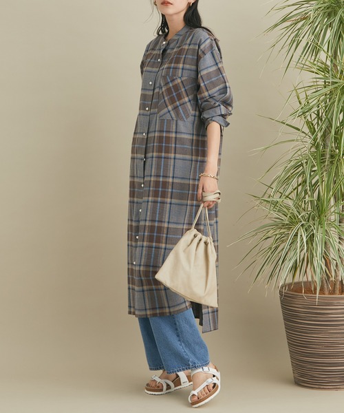 CRAFT STANDARD BOUTIQUE(クラフトスタンダードブティック)の「チェックパール釦ワンピース *(シャツワンピース・レディース・ブラウン/ブルー・FREE)」の2枚目の写真