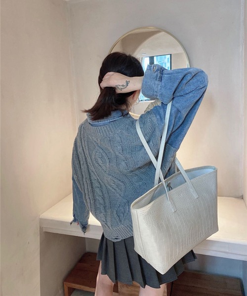 Jewelobe(ジュエローブ)の「デニムドッキングケーブルニットトップス(ニット/セーター・レディース・ブラック/杢グレー・FREE)」の9枚目の写真