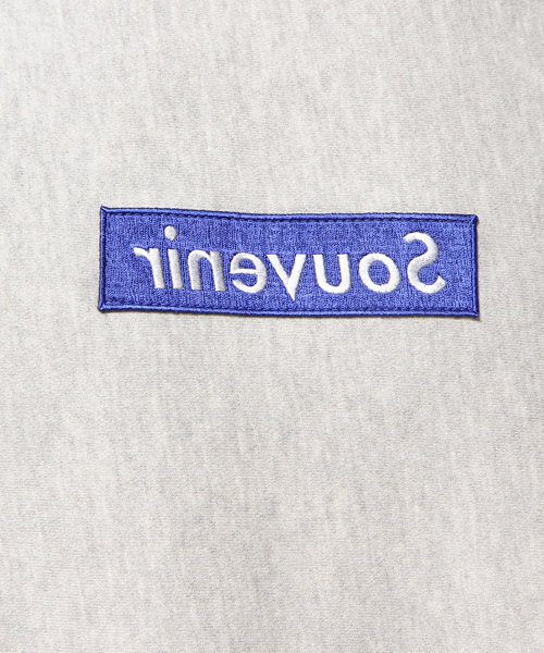 WHO'S WHO gallery（フーズフーギャラリー）の「【rinevuos】ロゴクルースウェット（スウェット・メンズ・グレー・MEDIUM/LARGE）」の8枚目の写真