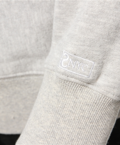 WHO'S WHO gallery（フーズフーギャラリー）の「【rinevuos】ロゴクルースウェット（スウェット・メンズ・グレー・MEDIUM/LARGE）」の9枚目の写真