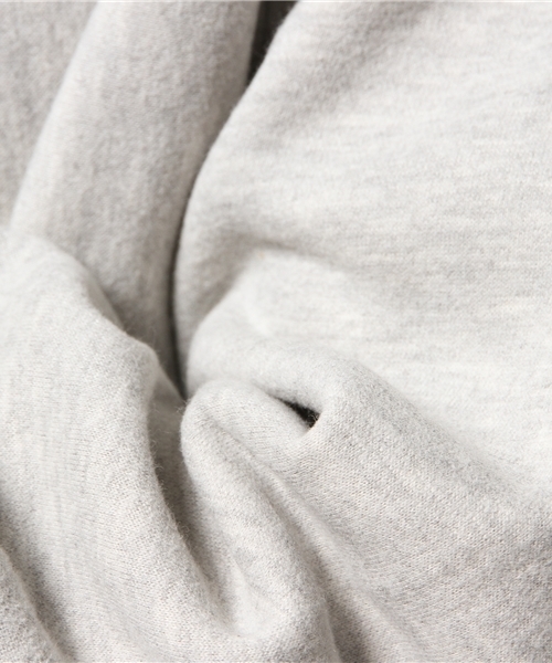 WHO'S WHO gallery（フーズフーギャラリー）の「【rinevuos】ロゴクルースウェット（スウェット・メンズ・グレー・MEDIUM/LARGE）」の10枚目の写真