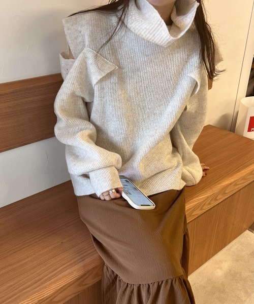 Bab（バブ）の「【AYACA×Bab】ショルダー開きニットトップス