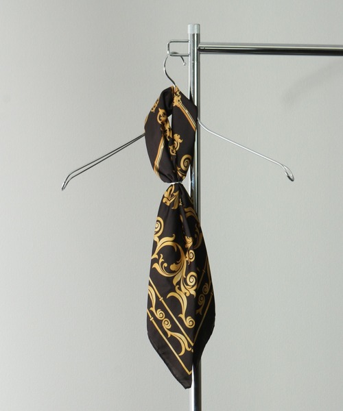 Art re A select（アトリエセレクト）の「SILKYFABRIC PATTERNED SCARF/シルキーファブリック アソート 総柄 ストール スカーフ（バンダナ/スカーフ・メンズ・ブラック系その他/ホワイト系その他/レッド系その他/ブラック系その他2/グレー系その他/ブルー系その他・FREE）」の3枚目の写真