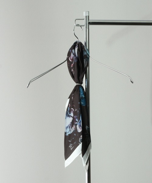 Art re A select（アトリエセレクト）の「SILKYFABRIC PATTERNED SCARF/シルキーファブリック アソート 総柄 ストール スカーフ（バンダナ/スカーフ・メンズ・ブラック系その他/ホワイト系その他/レッド系その他/ブラック系その他2/グレー系その他/ブルー系その他・FREE）」の12枚目の写真