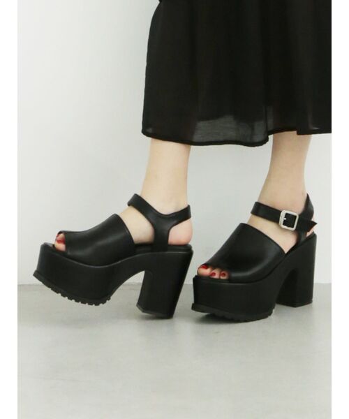 MURUA(ムルーア)の「ブロッキングベルトサンダル(サンダル・レディース・アイボリー/ブラック/ベージュ・35/36/37)」の2枚目の写真