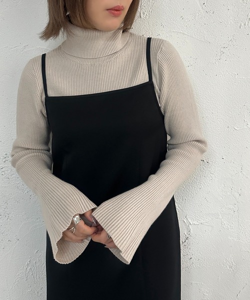 apres jour mignon(アプレジュールミニョン)の「袖フレアタートルネックニット【ZOZOTOWN限定アイテム】(ニット/セーター・レディース・その他/ブラック/アイボリー/グレイッシュベージュ・X-LARGE/フリー)」の3枚目の写真