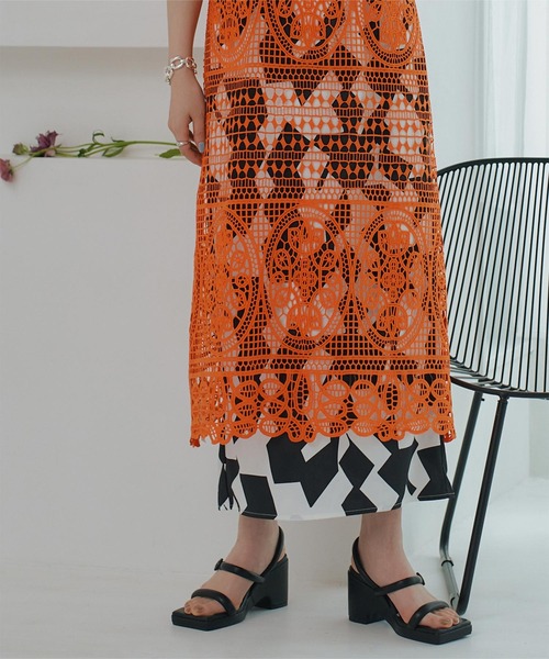 miette（ミエット）の「ﾊﾞｯｸﾍﾞﾙﾄﾚｰｽｷｬﾐｿｰﾙﾜﾝﾋﾟｰｽ（ワンピース・レディース・オレンジ/ブラック/ブルー・FREE）」の5枚目の写真