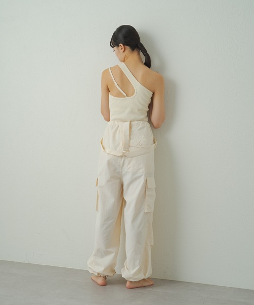 earthy(アーシー)の「【earthy_】ナイロンボリュームカーゴパンツ(カーゴパンツ・レディース・オフホワイト/ネイビー・FREE)」の17枚目の写真