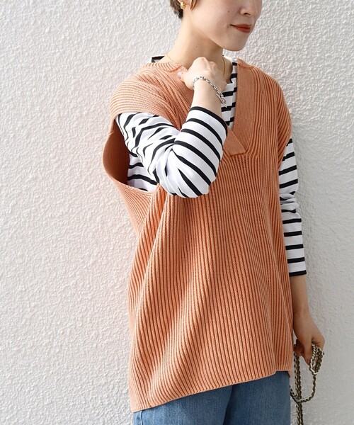 SHIPS any(シップス エニィ)の「SHIPS any:〈手洗い可能〉オーバーダイ ベスト◇(ベスト・レディース・ネイビー/オレンジ/ベージュ・ONE SIZE)」の1枚目の写真