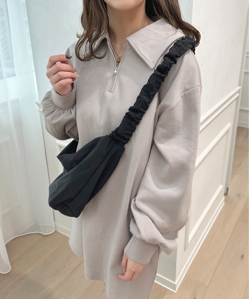 apres jour（アプレジュール）の「カットポロミニワンピース【ZOZOTOWN限定アイテム】（ワンピース・レディース・グレイッシュベージュ/ブラック系その他/アイボリー・X-LARGE/フリー）」の3枚目の写真