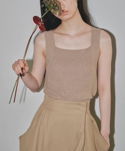 TODAYFUL(トゥデイフル)の「TODAYFUL(トゥデイフル) "Square Knit Tanktop"スクエアニットタンクトップ/12210509(タンクトップ・レディース・ベージュ/キナリ/ブラック・ONE SIZE)」の3枚目の写真